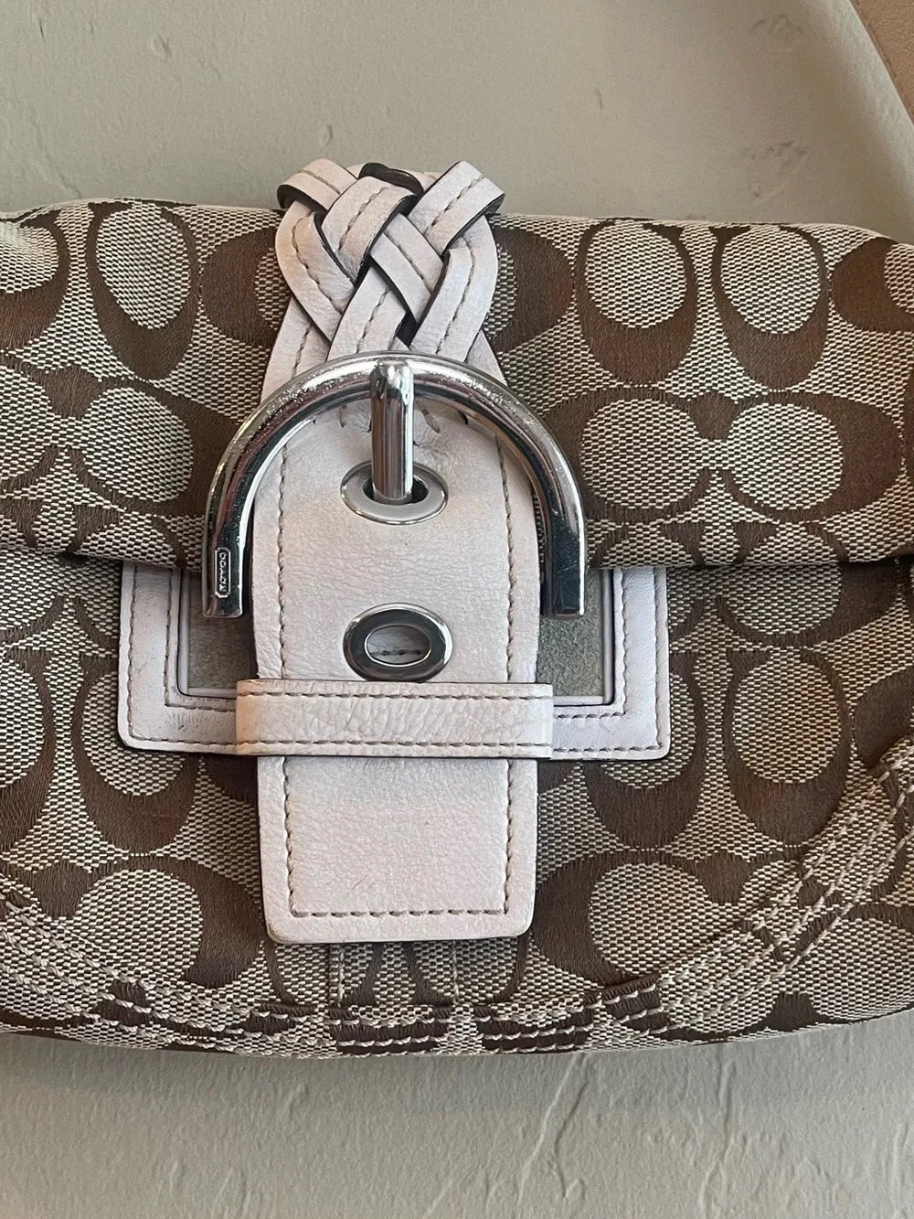 Small vintage coach Soho flap Shoulder Bag cream brown leather braided buckle